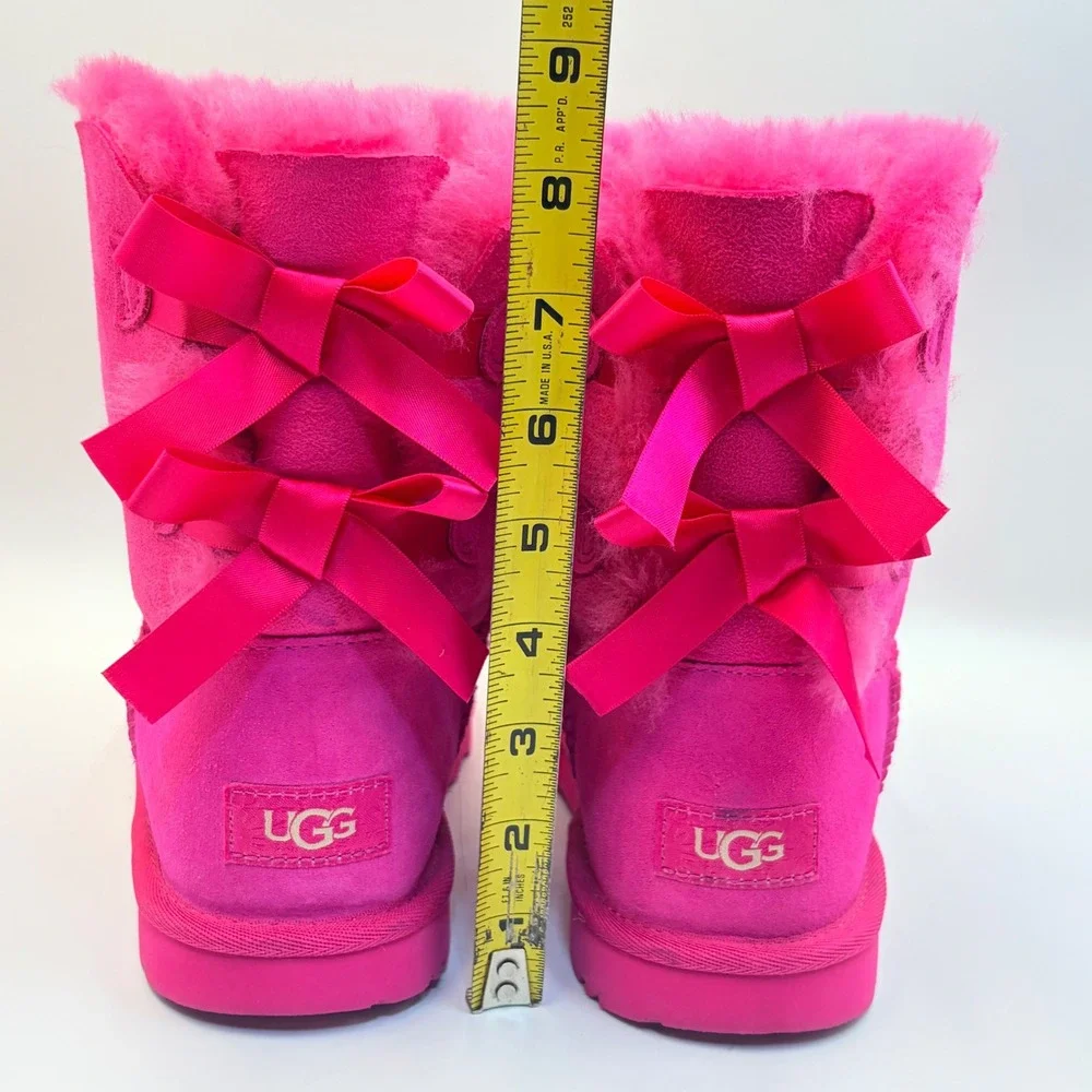 UGG Bailey Bow II Pink Suede Boots Sheepskin 1017394K Big Kids Size 5 Cozy